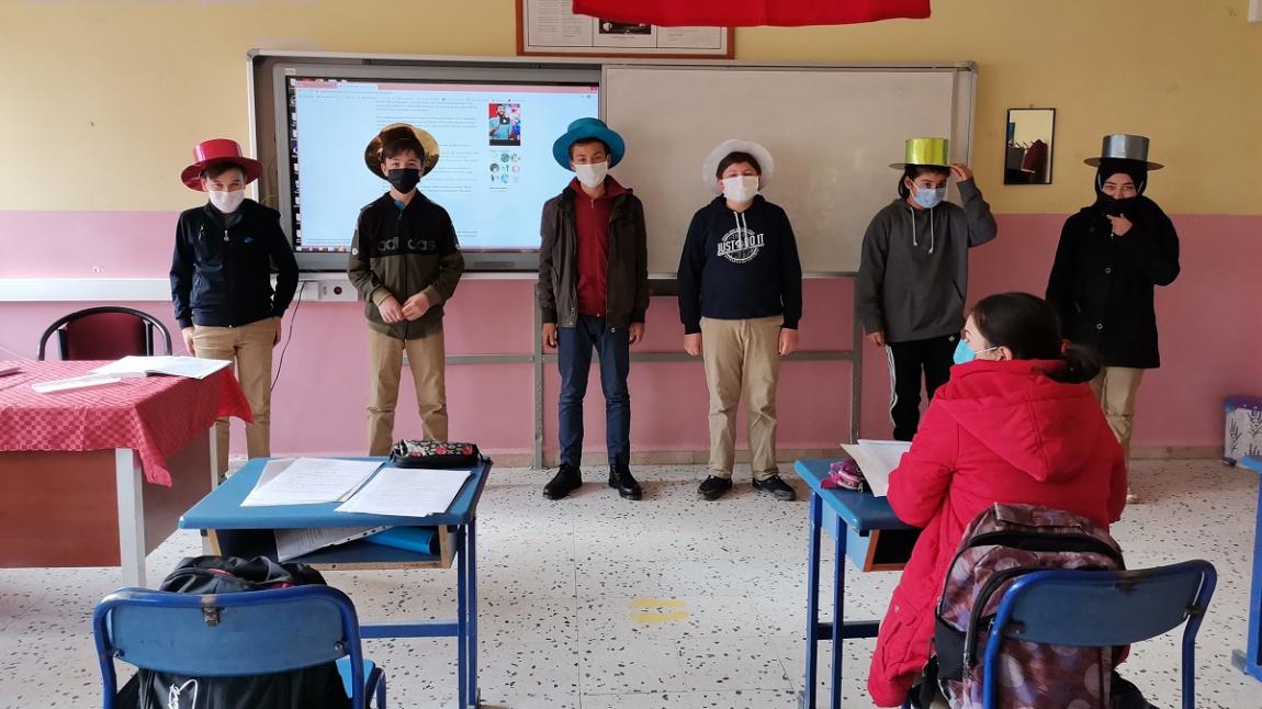 8-A Sınıfı Öğrencilerimiz 6 Şapka Kuralı İle Konulara Olan Hakimiyetlerini Gösterdiler