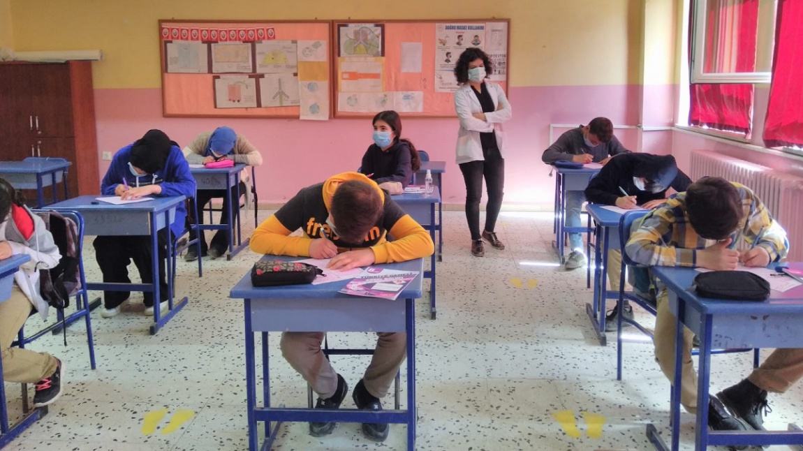 LGS Sınavına Girecek Olan 8.Sınıf Öğrencilerimize Bugün Deneme Hazırlık Sınavı Uyguladık