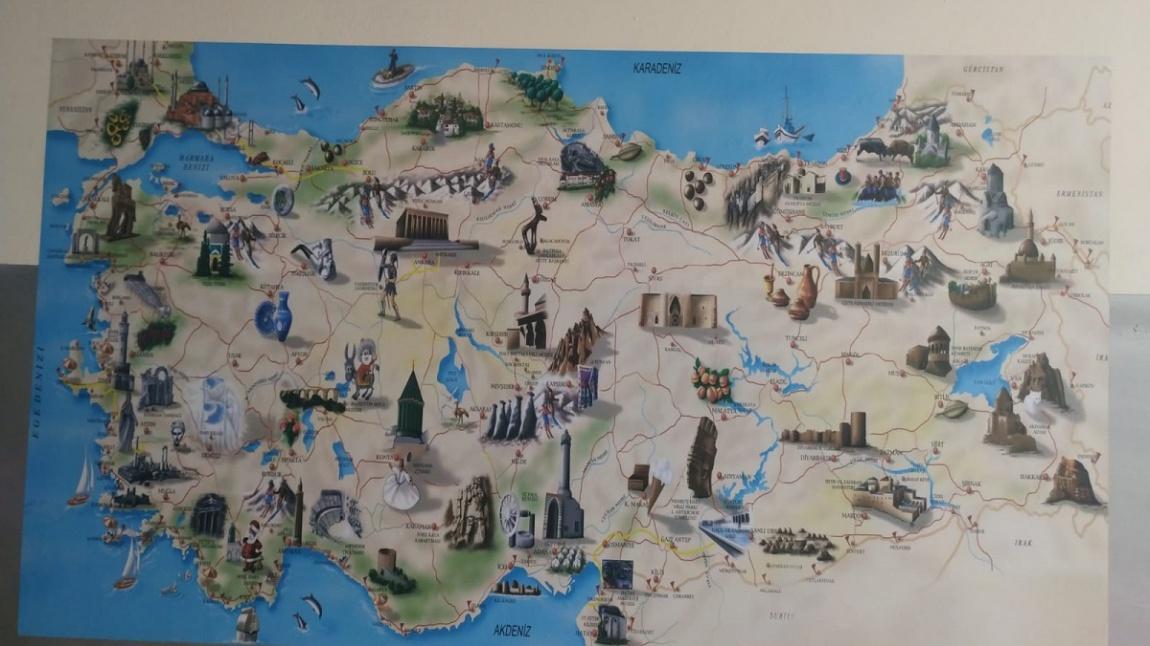 Okulumuz Sosyal Bilgiler Öğretmeni Canan HELVACI Türkiye'nin Tarihi Mekanlarını Gösteren Haritayı Sınıfının Duvarına Astı