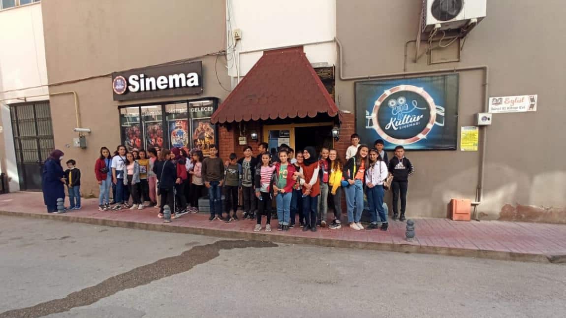 Amasya Valiliğimiz Himayelerinde Öğrencilerimiz Kurtuluş Hattı Filmini İzlediler