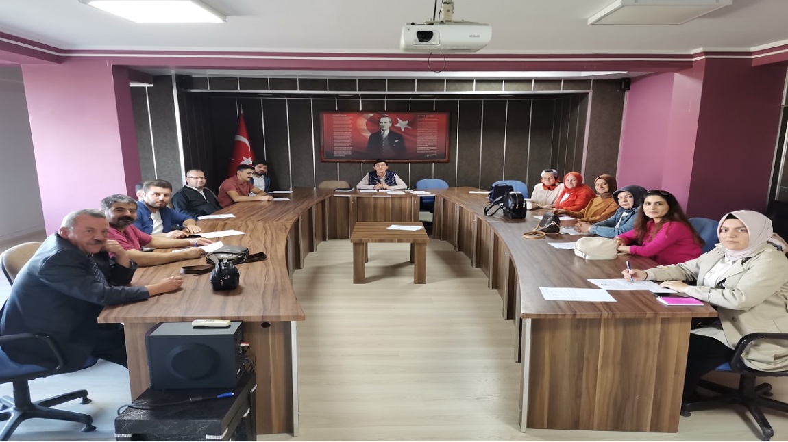 Okul Müdürümüz Murat ÖNDER Gümüşhacıköy İlçesi ÇEDES Toplantısına Katıldı