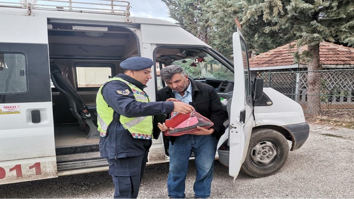 Bugün Gümüşhacıköy Trafik Jandarması Tarafından Taşımalı Eğitim Araçlarımız Denetlendi