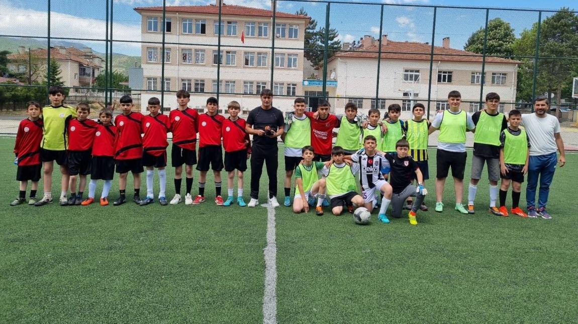 Okulumuz Futbol Takımı Türkiye Yüzyılı Maarif Modeli Futbol Turnuvasında ÜÇÜNCÜLÜK Kupasını Kazandı